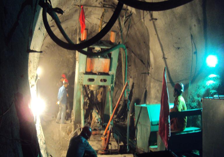 ZFY1.4/40/200反井鉆機(jī)，1400反井鉆機(jī)